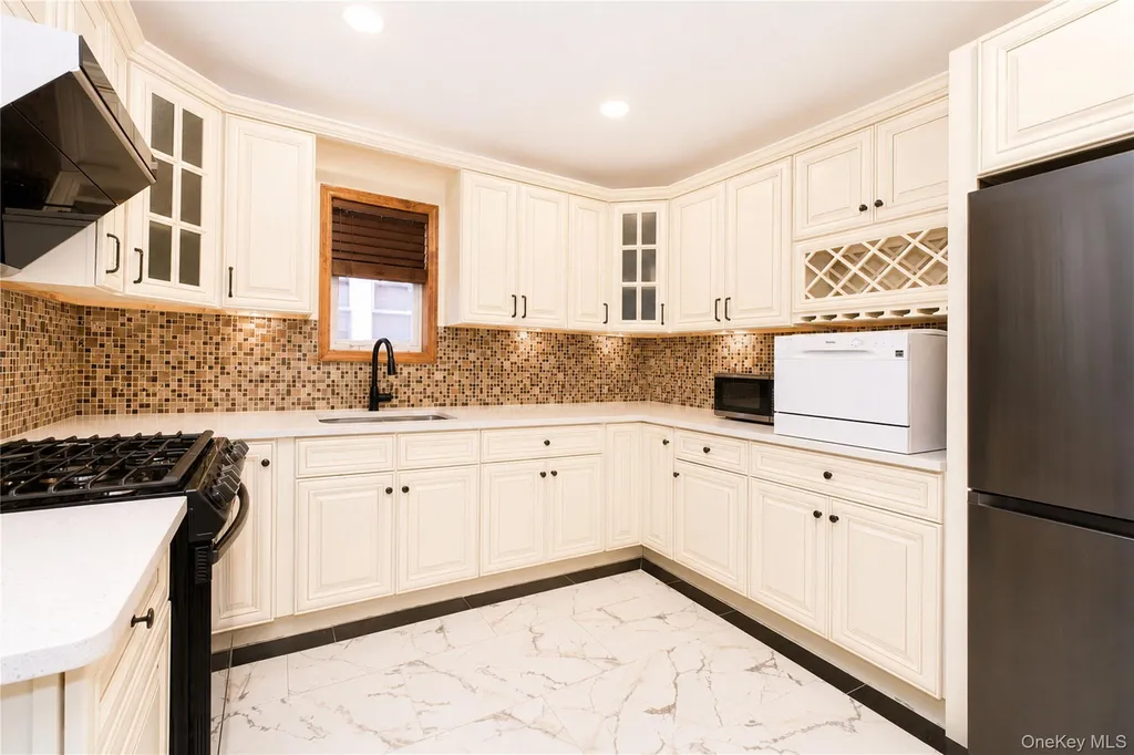 2027 E 35th Street Brooklyn NY 11234