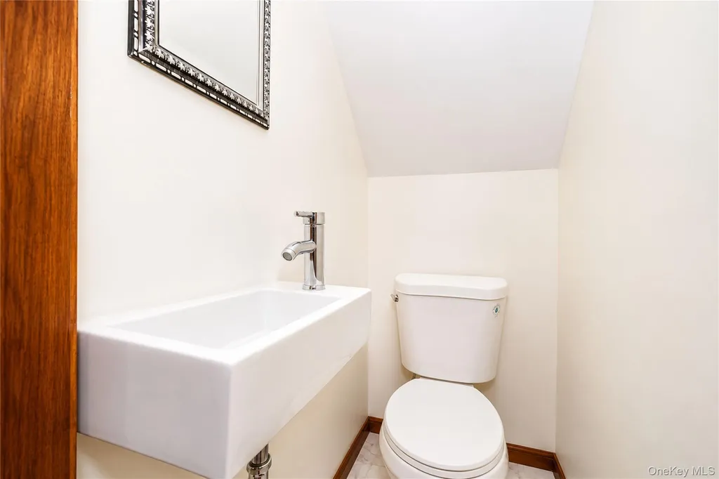 2027 E 35th Street Brooklyn NY 11234