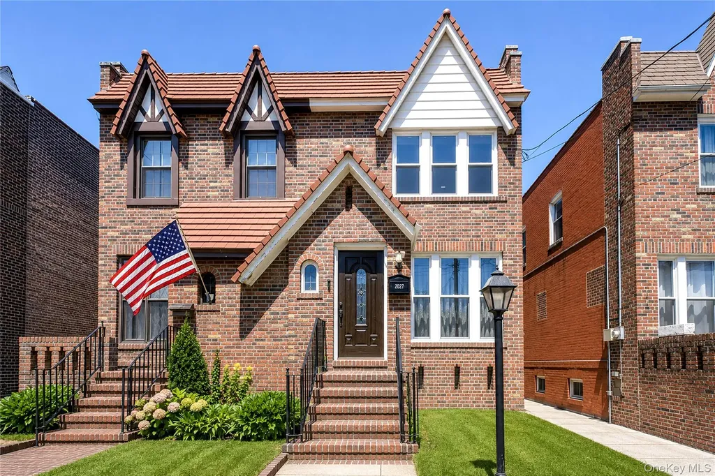 2027 E 35th Street Brooklyn NY 11234
