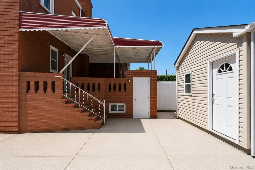 2027 E 35th Street Brooklyn NY 11234