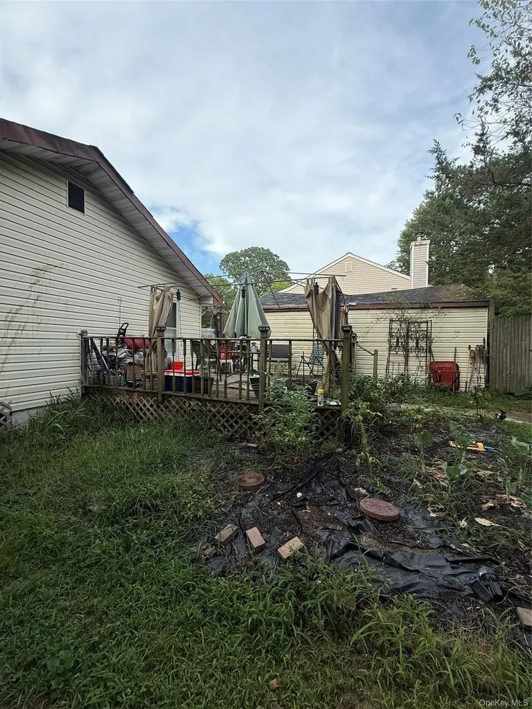 7 Margaret Drive Coram NY 11727