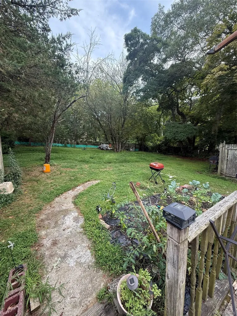 7 Margaret Drive Coram NY 11727