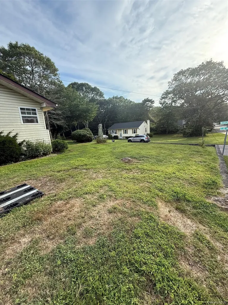 7 Margaret Drive Coram NY 11727