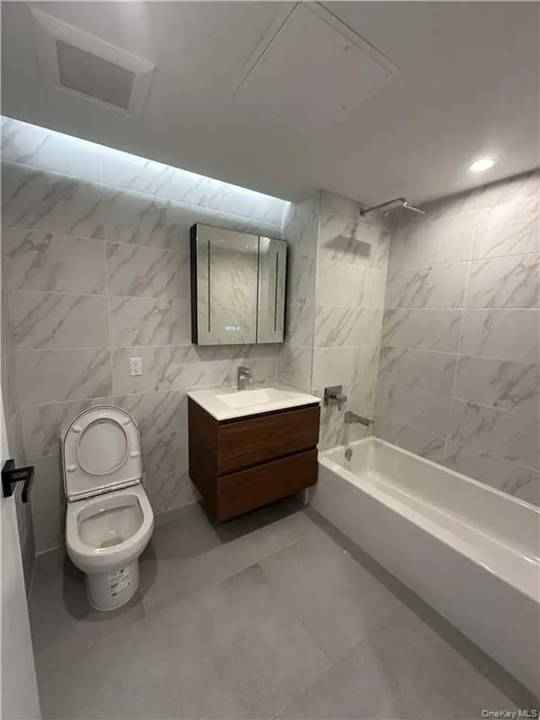 144-49 Northern Boulevard Flushing NY 11354