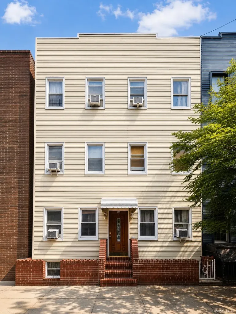 533 47th Road Long Island City NY 11101