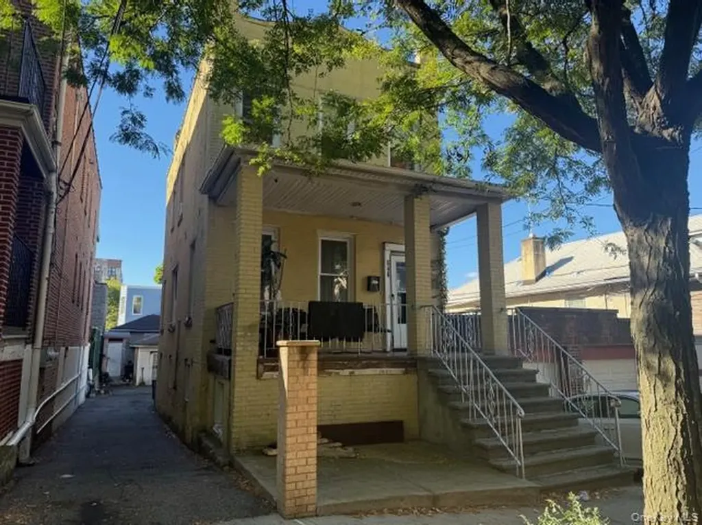 646 E 230th Street Bronx NY 10466