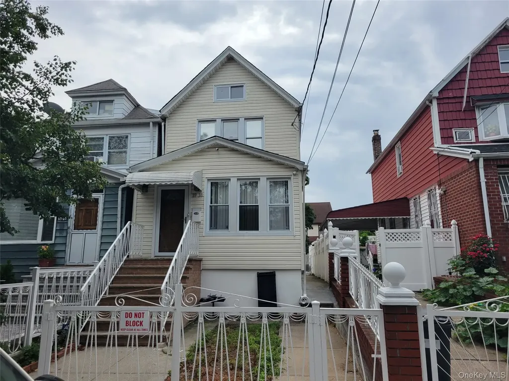 89-38 199th Street Hollis NY 11423