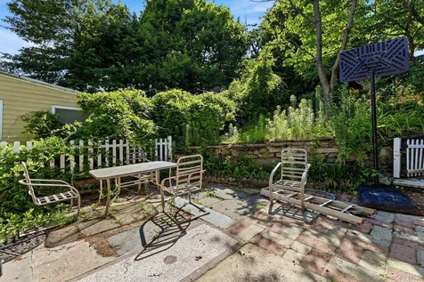 21 New Avenue Yonkers NY 10704