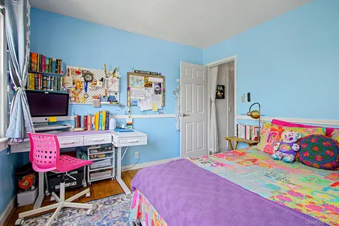 17 Leewood Circle Eastchester NY 10709