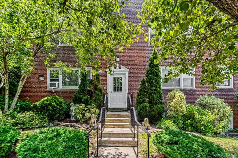 17 Leewood Circle Eastchester NY 10709