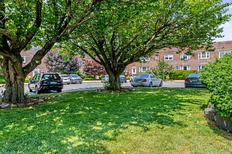 17 Leewood Circle Eastchester NY 10709