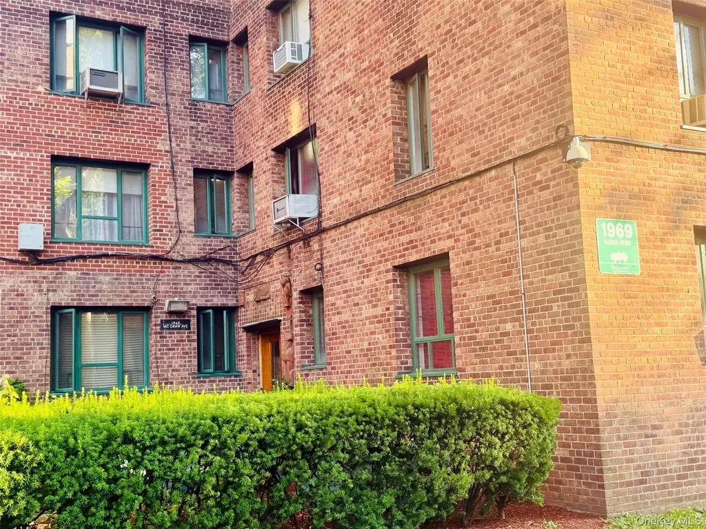 1969 Mcgraw Avenue Bronx NY 10462