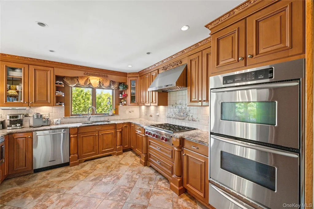 81 Avondale Road Yonkers NY 10710