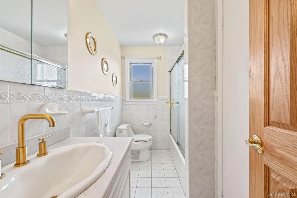 81 Avondale Road Yonkers NY 10710