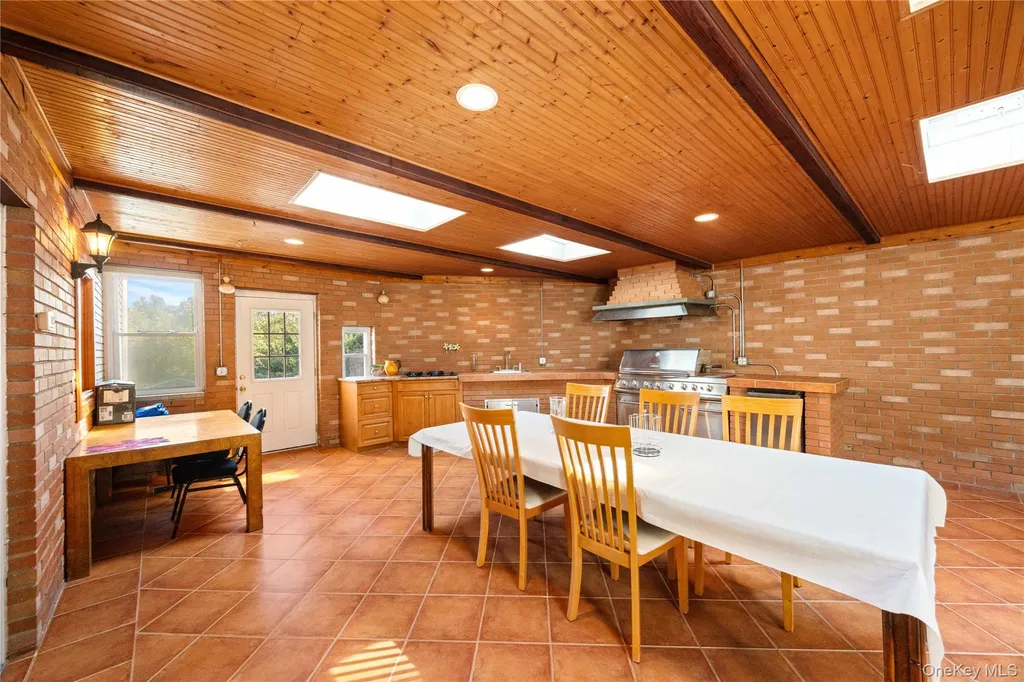 81 Avondale Road Yonkers NY 10710