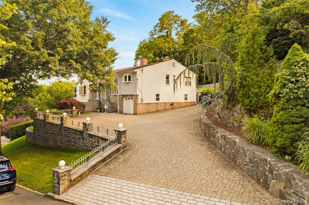 81 Avondale Road Yonkers NY 10710