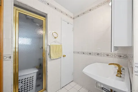 81 Avondale Road Yonkers NY 10710
