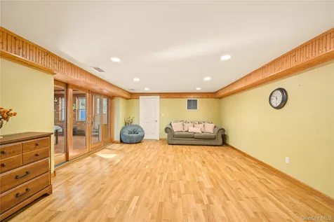 81 Avondale Road Yonkers NY 10710
