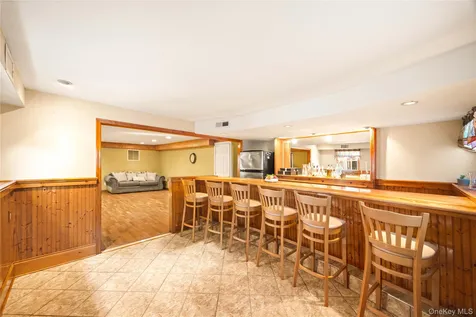 81 Avondale Road Yonkers NY 10710