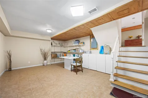 81 Avondale Road Yonkers NY 10710