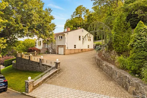 81 Avondale Road Yonkers NY 10710