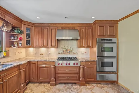 81 Avondale Road Yonkers NY 10710