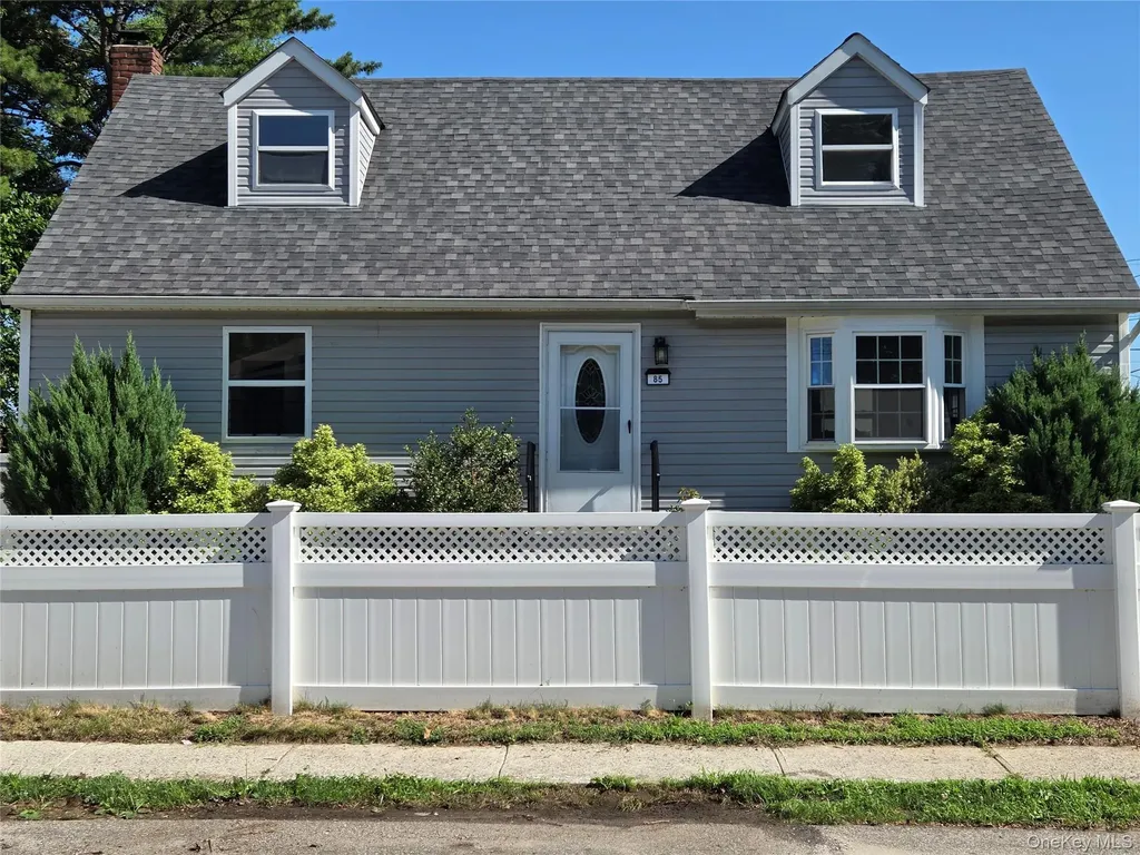 85 Schleigel Boulevard South Farmingdale NY 11735