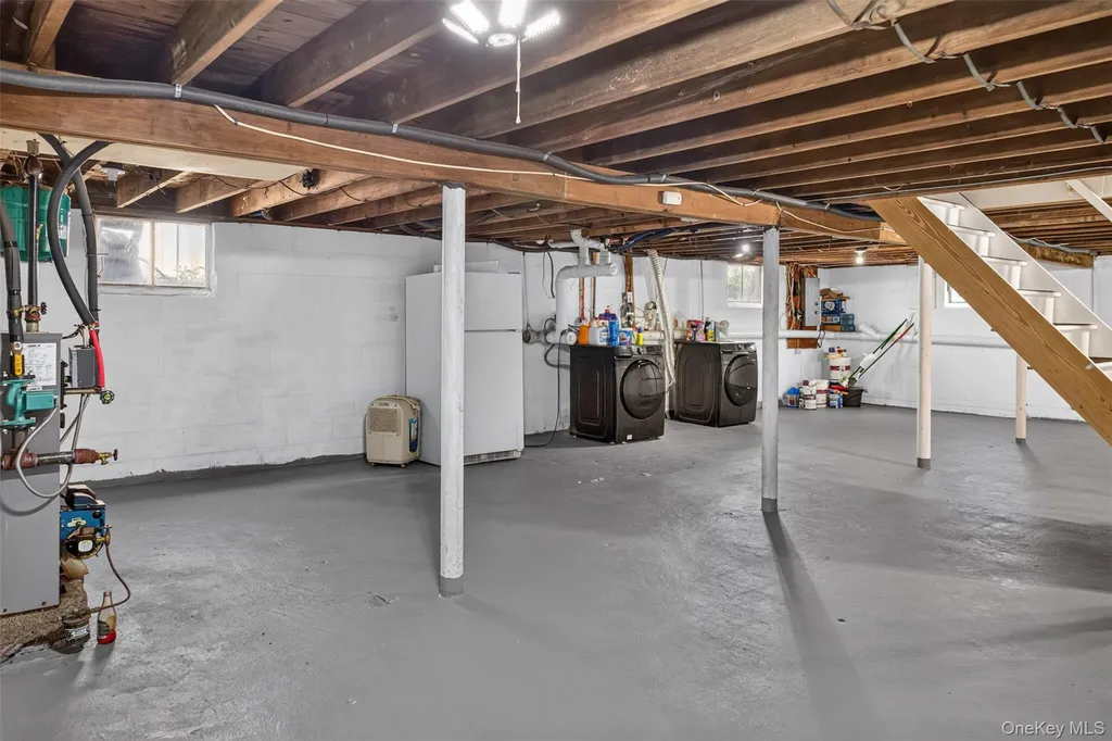 85 Schleigel Boulevard South Farmingdale NY 11735