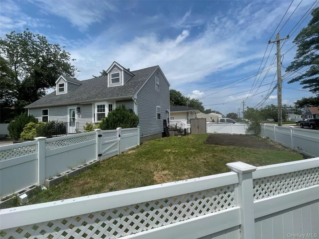 85 Schleigel Boulevard South Farmingdale NY 11735