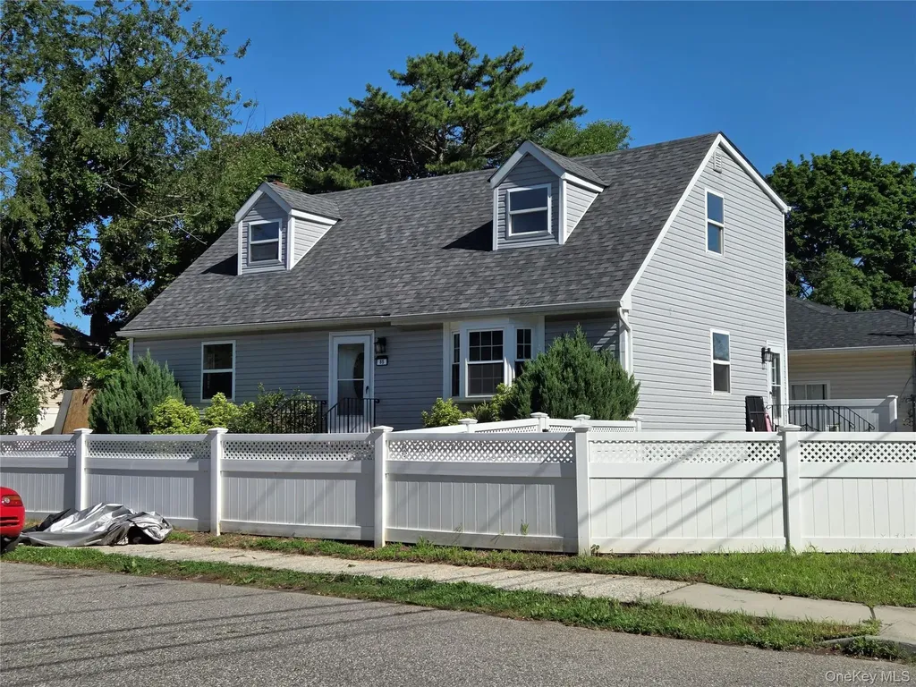 85 Schleigel Boulevard South Farmingdale NY 11735