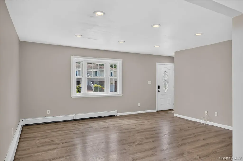 85 Schleigel Boulevard South Farmingdale NY 11735