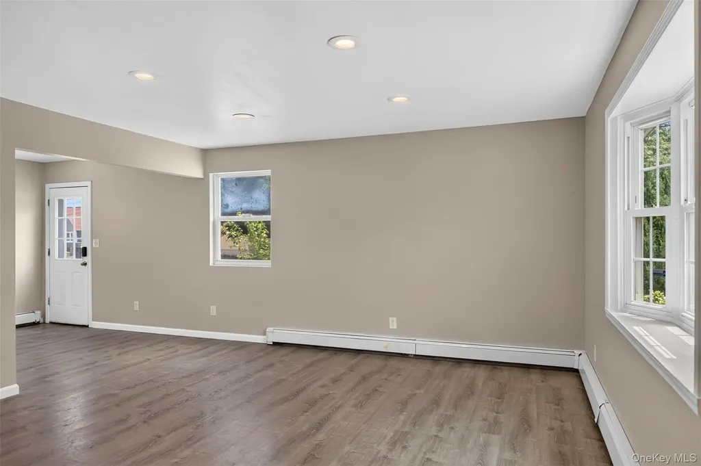 85 Schleigel Boulevard South Farmingdale NY 11735