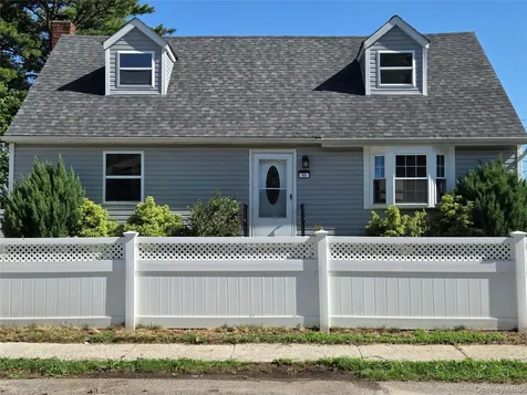 85 Schleigel Boulevard South Farmingdale NY 11735