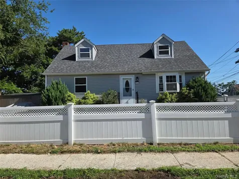 85 Schleigel Boulevard South Farmingdale NY 11735