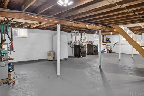 85 Schleigel Boulevard South Farmingdale NY 11735