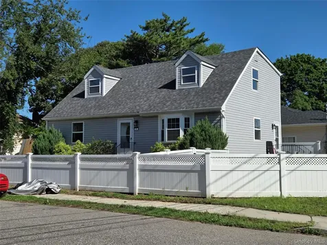 85 Schleigel Boulevard South Farmingdale NY 11735