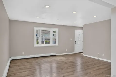 85 Schleigel Boulevard South Farmingdale NY 11735