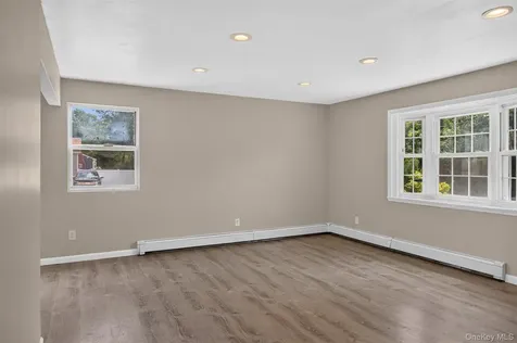 85 Schleigel Boulevard South Farmingdale NY 11735