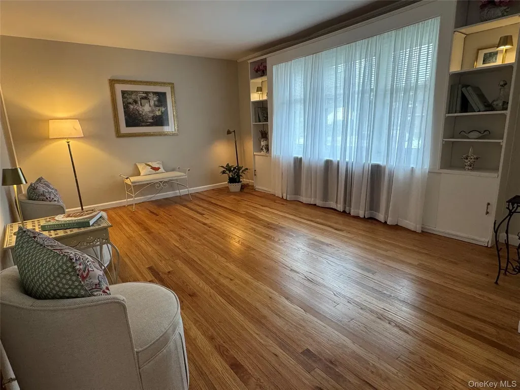 41 Mohawk Drive North Babylon NY 11703