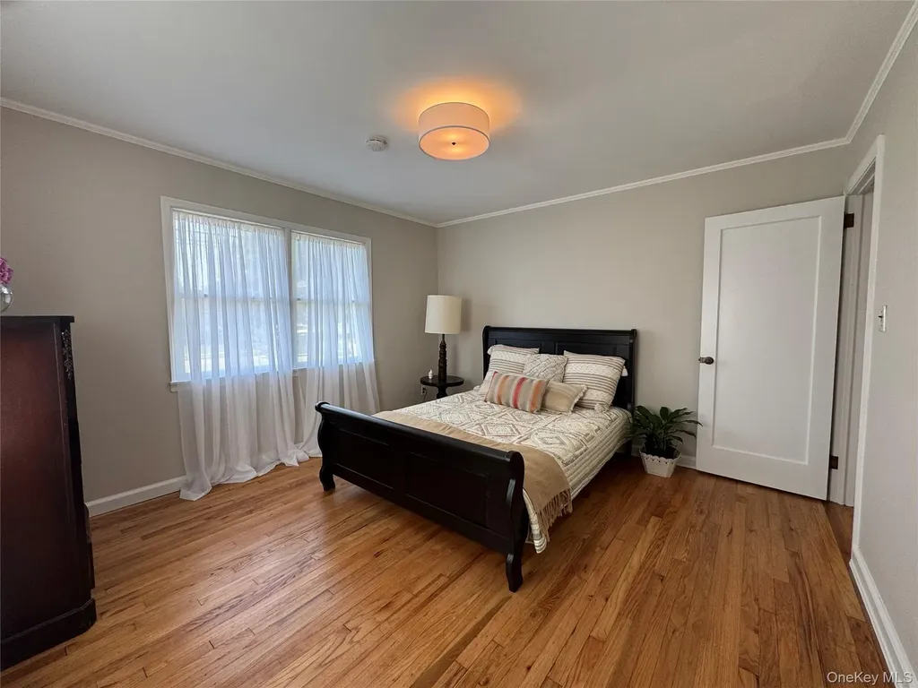41 Mohawk Drive North Babylon NY 11703