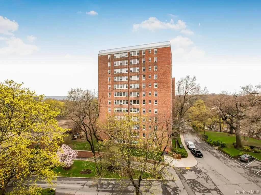 4525 Henry Hudson Parkway Bronx NY 10471