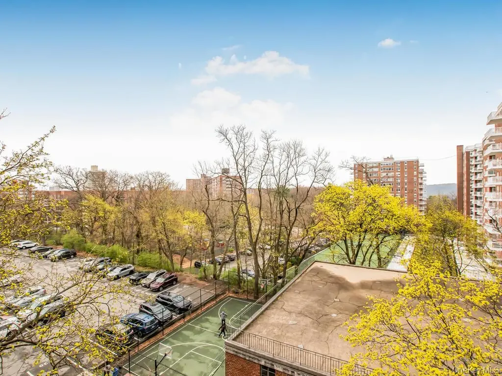 4525 Henry Hudson Parkway Bronx NY 10471