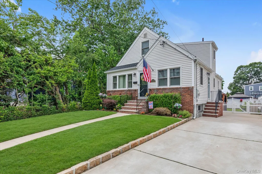 60 Oceanview Avenue Valley Stream NY 11581