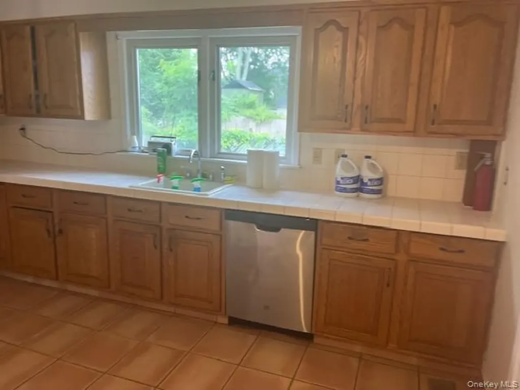 508 Secatogue Avenue Farmingdale NY 11735