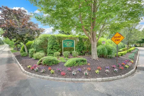 11 Scenicview Crescent Manorville NY 11949