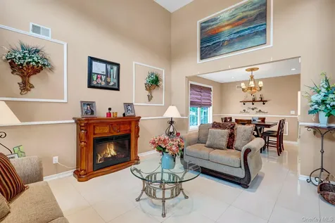 11 Scenicview Crescent Manorville NY 11949