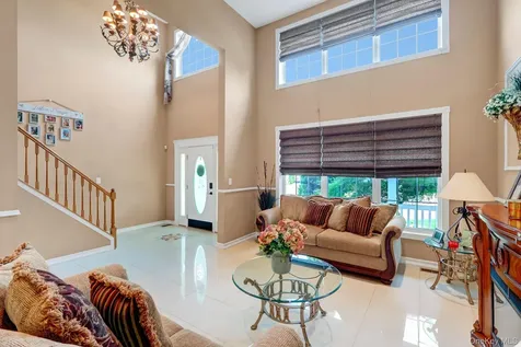 11 Scenicview Crescent Manorville NY 11949