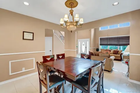 11 Scenicview Crescent Manorville NY 11949