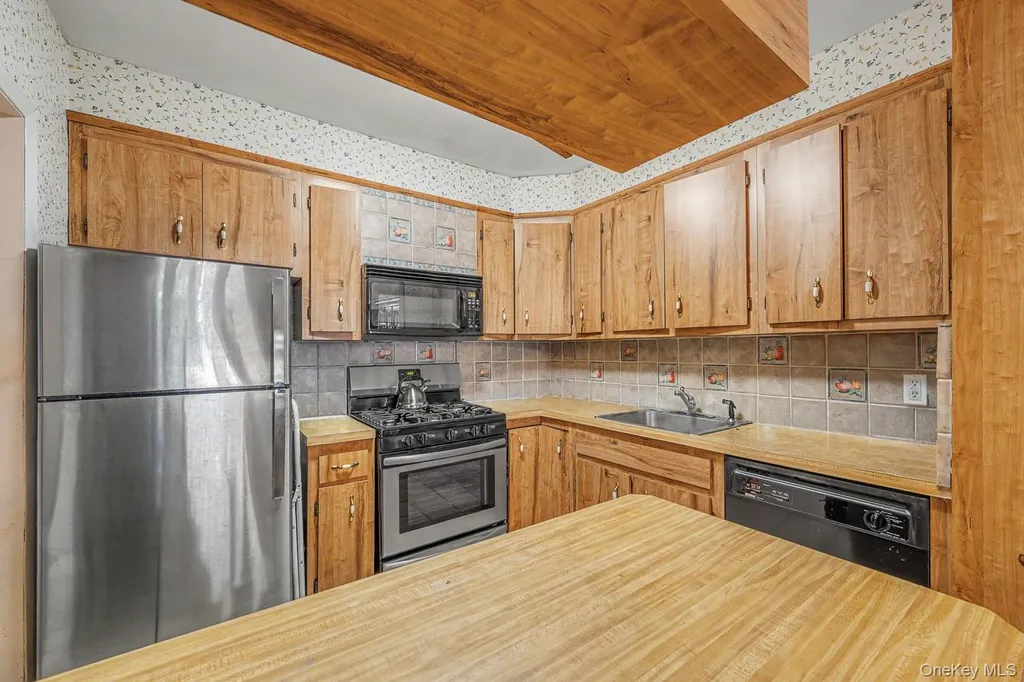 4703 30th Avenue Astoria NY 11103