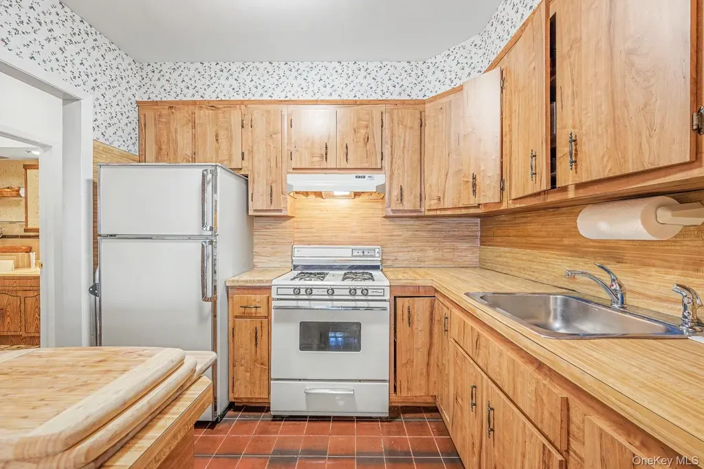 4703 30th Avenue Astoria NY 11103